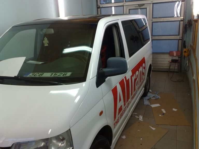 Reklamní polep výlohy nebo fasády